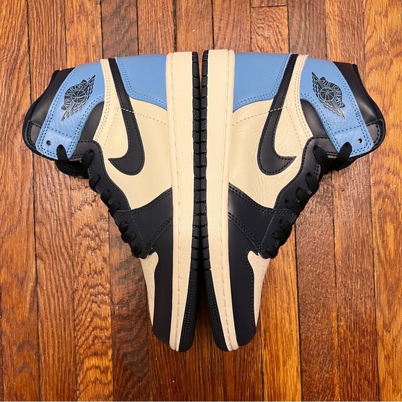 Jordan 1 Obsidian (W) - Picture 2 of 5